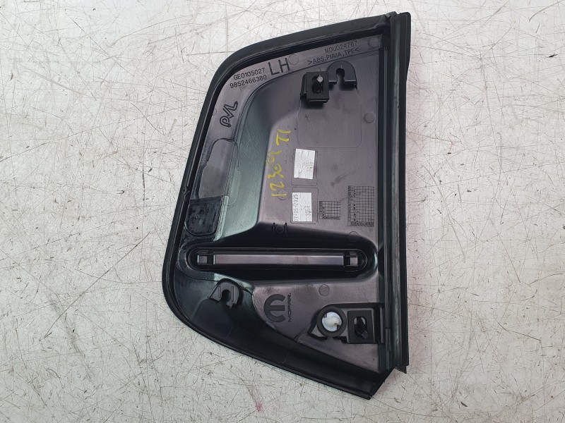 Recambio de molduras delanteras para citroën nuevo citroen c3 turbo 100 s&s 6v max nuevo citroen c3 turbo 100 s&s 6v max referen