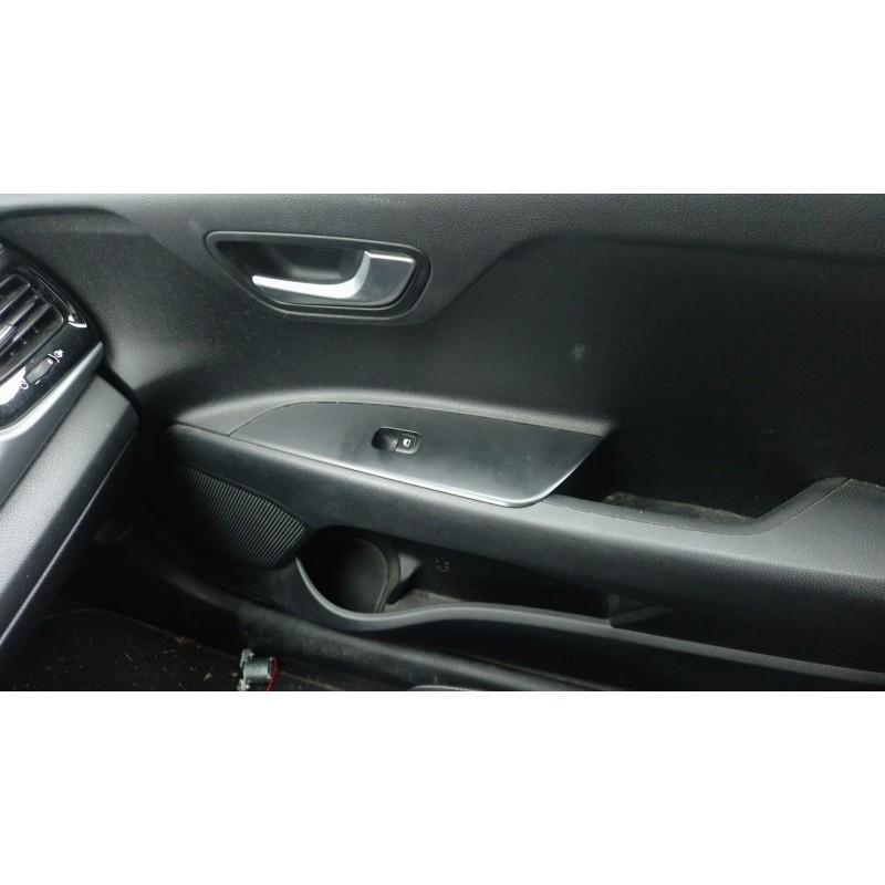 Recambio de mando elevalunas delantero derecho para kia rio iv (yb, sc, fb) 1.25 referencia OEM IAM   