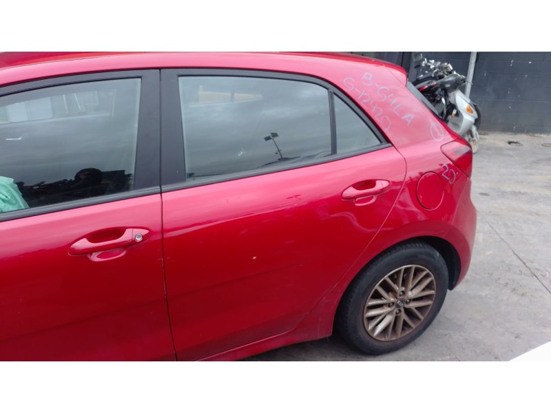 Recambio de puerta trasera izquierda para kia rio iv (yb, sc, fb) 1.25 referencia OEM IAM   