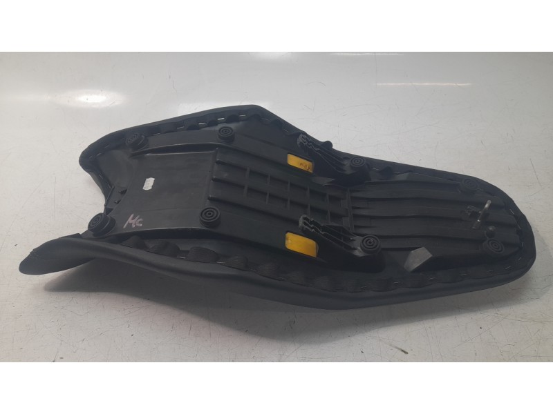 Recambio de asiento para yamaha mt mt-07 tracer (rm14) referencia OEM IAM B4TF47300100  