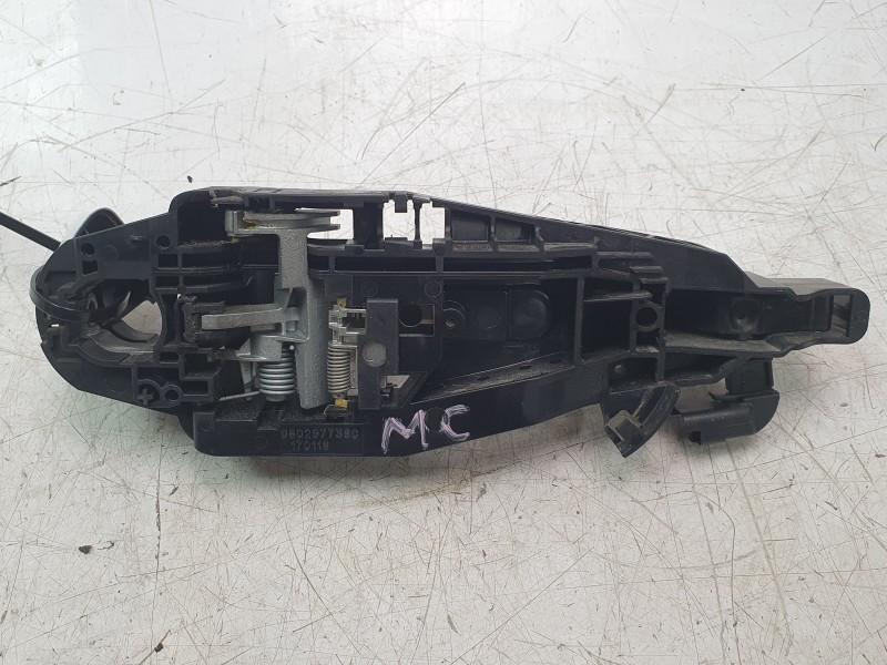 Recambio de maneta exterior delantera izquierda para citroën c4 picasso ii 1.6 bluehdi 120 referencia OEM IAM 981608261T  