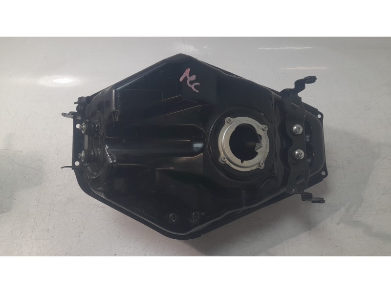 Recambio de deposito combustible para yamaha mt mt-07 tracer (rm14) referencia OEM IAM BC6241100100  
