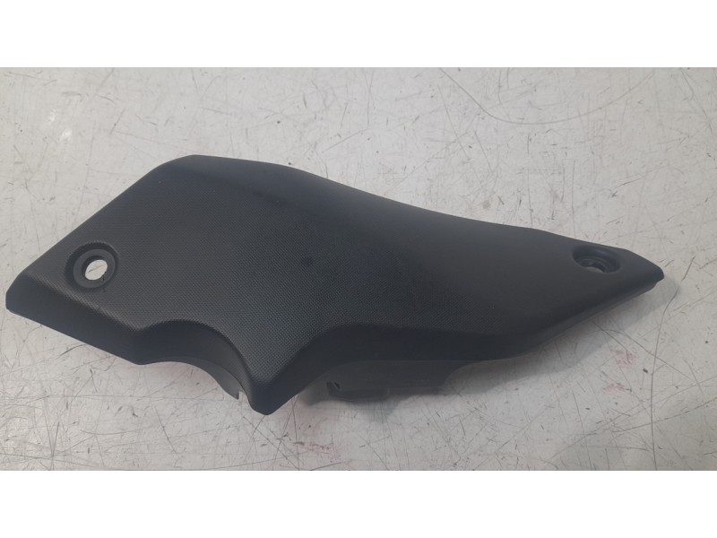 Recambio de moldura para yamaha mt mt-07 tracer (rm14) referencia OEM IAM BC6F172101  