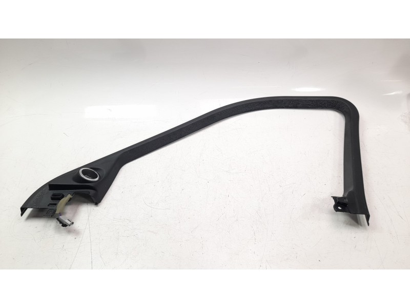 Recambio de moldura para land rover range rover evoque referencia OEM IAM K8D220904A  