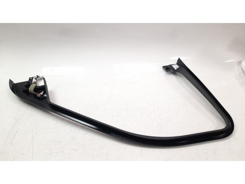 Recambio de moldura para land rover range rover evoque referencia OEM IAM K8D220904A  