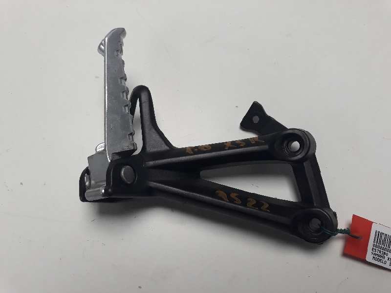 Recambio de estribo para yamaha xsr 900 xsr 900 referencia OEM IAM   