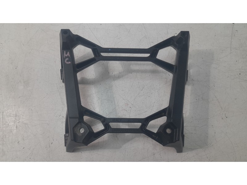 Recambio de portaequipajes para bmw f 900 xr referencia OEM IAM 944654004  