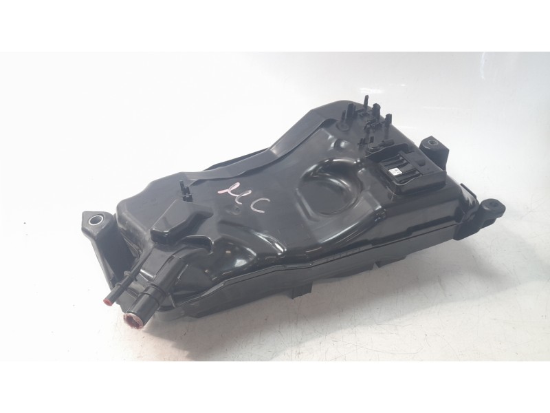Recambio de deposito adblue para volkswagen golf viii (cd1, da1) 2.0 tdi referencia OEM IAM 5Q0131877AB  