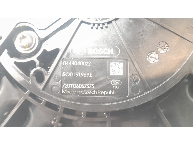 Recambio de deposito adblue para volkswagen golf viii (cd1, da1) 2.0 tdi referencia OEM IAM 5Q0131877AB  