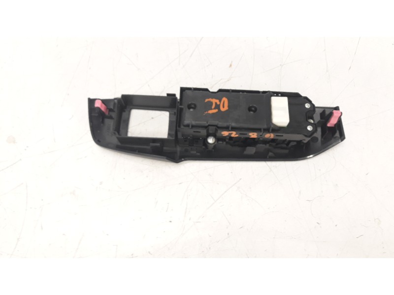 Recambio de mando elevalunas delantero izquierdo para lexus nx 2.5 16v cat (híbrido) referencia OEM IAM 8404078010  