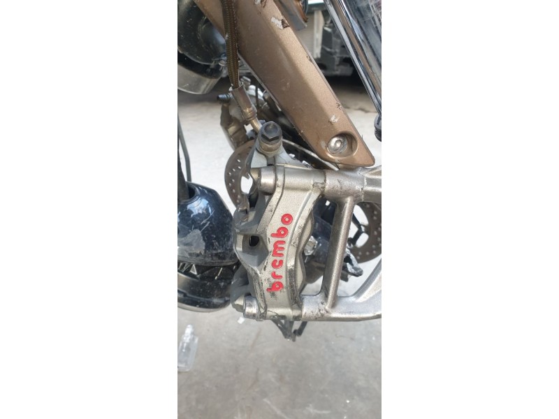 Recambio de pinza de freno delantera derecha para triumph rocket 3 r referencia OEM IAM   