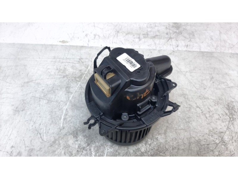 Recambio de ventilador calefaccion para renault captur limited referencia OEM IAM 272101005R 34352 VHF260017