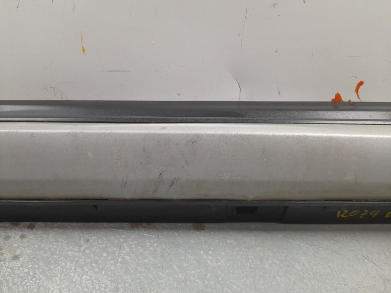 Recambio de estribos laterales para ford focus iv (hn) 1.0 ecoboost mhev active referencia OEM IAM 2372607  