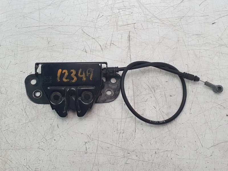 Recambio de cerradura capo para ssangyong xlv suv e-xgi 160 referencia OEM IAM 7111037000  