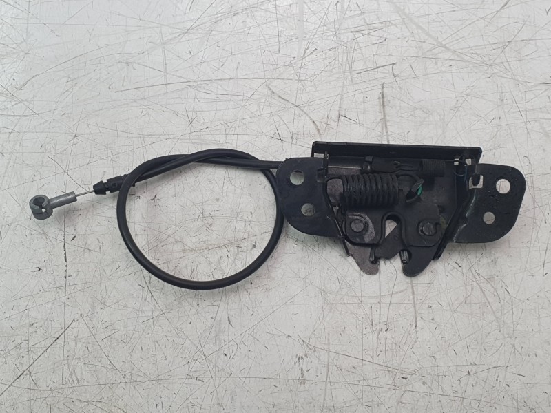 Recambio de cerradura capo para ssangyong xlv suv e-xgi 160 referencia OEM IAM 7111037000  