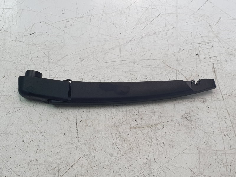 Recambio de brazo limpia trasero para hyundai bayon 1.2 mpi 79 cv maxx (2024) referencia OEM IAM 98815C8000  