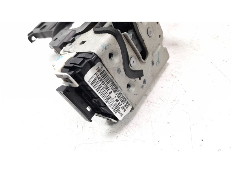 Recambio de cerradura puerta trasera izquierda para jeep compass ii 1.6 m-jet cat referencia OEM IAM P04589915AE  