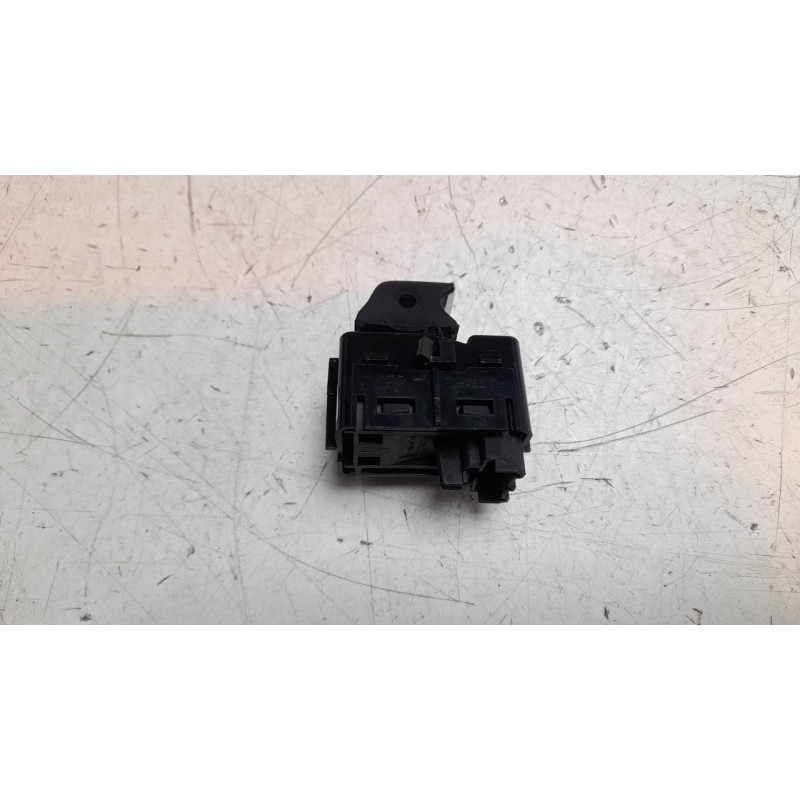 Recambio de mando elevalunas trasero derecho para ford kuga iii (dfk) 2.5 duratec plug-in-hybrid referencia OEM IAM LB5T14529AAW