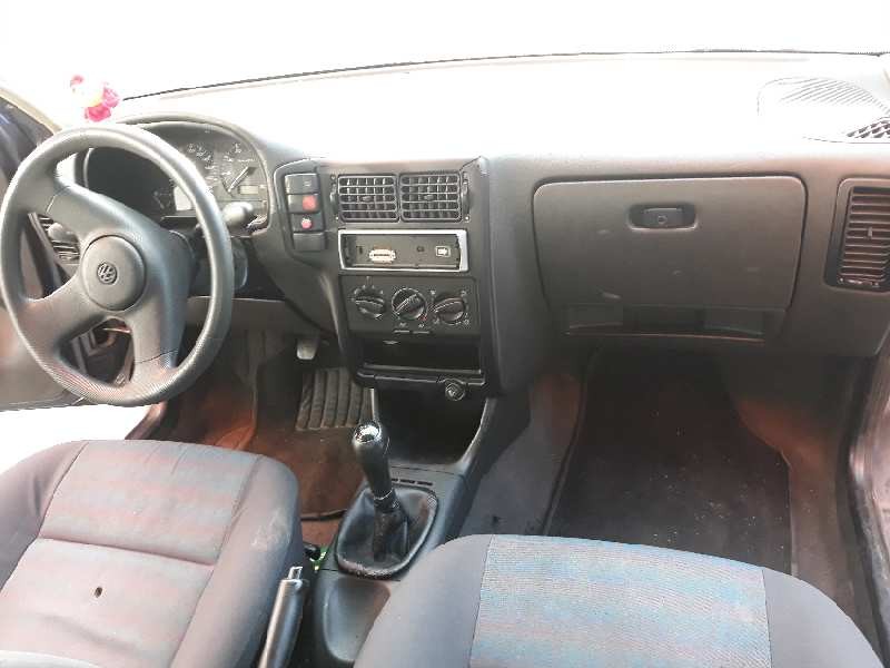 volkswagen polo berlina (6n1) del año 1995
