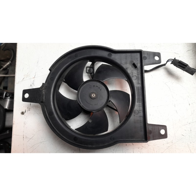 Recambio de electroventilador para bmw f ( - 800cc) f 800 gs triple black (k72) referencia OEM IAM 8528880 17118528880 
