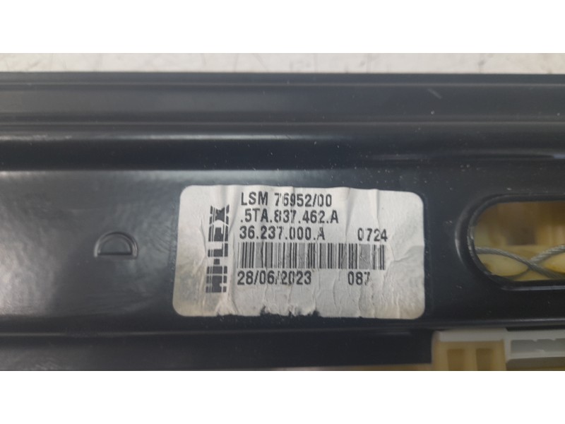 Recambio de elevalunas delantero derecho para volkswagen touran (5t1) 2.0 tdi referencia OEM IAM 5TA837462A  