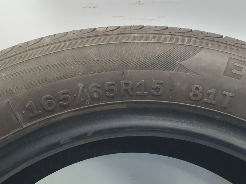 Recambio de neumatico para dacia spring referencia OEM IAM 1656515  