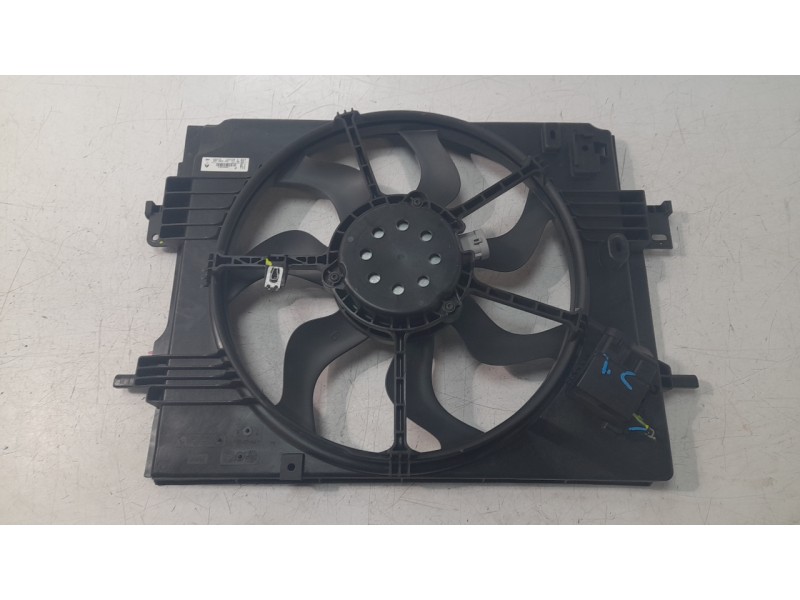 Recambio de electroventilador para renault clio v referencia OEM IAM 214815148R  