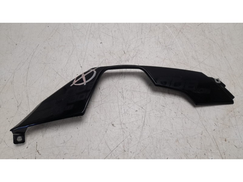 Recambio de moldura para bmw f ( - 800cc) f 800 gs triple black (k72) referencia OEM IAM 46637704414  