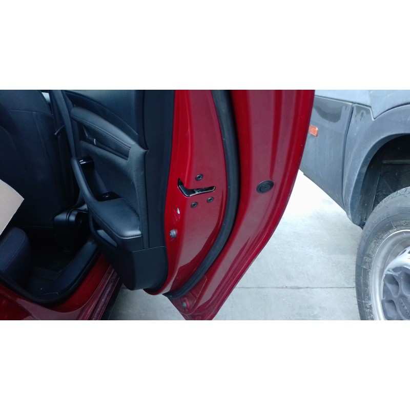 Recambio de cerradura puerta trasera derecha para mazda 3 sedán 2.5 e-skyactiv-g referencia OEM IAM   