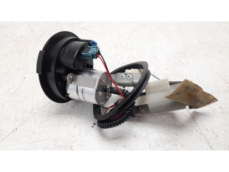 Recambio de bomba combustible para bmw f ( - 800cc) f 800 gs triple black (k72) referencia OEM IAM 25496911 16148556077 