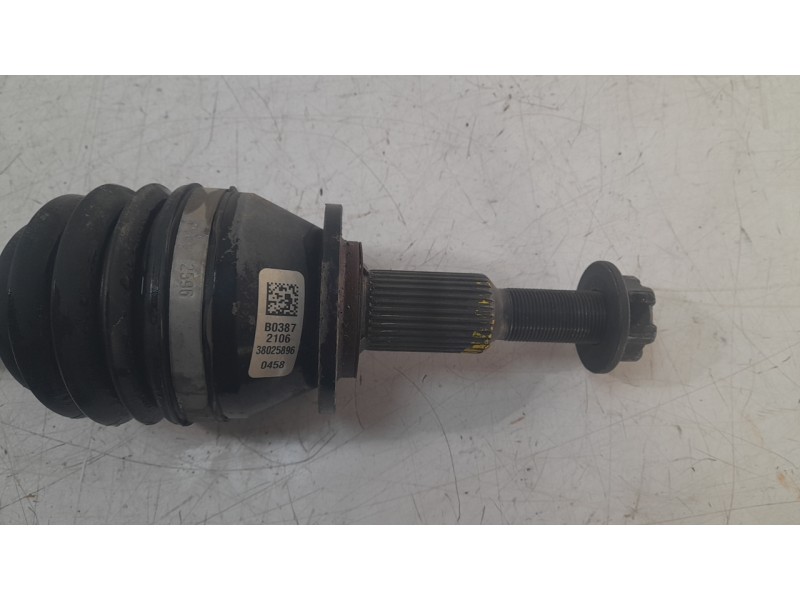 Recambio de transmision trasera derecha para jeep cherokee limited 4wd referencia OEM IAM 68248719AD  