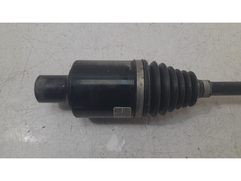 Recambio de transmision trasera derecha para jeep cherokee limited 4wd referencia OEM IAM 68248719AD  