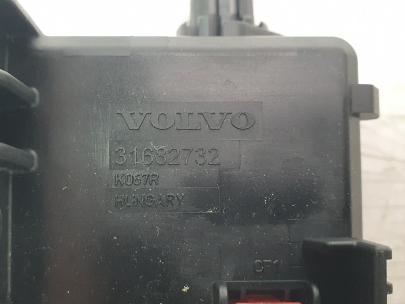 Recambio de caja reles / fusibles para volvo s60 iii (224) t5 referencia OEM IAM   
