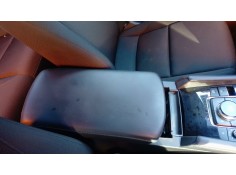 Recambio de apoyabrazos central para mazda 3 sedán 2.5 e-skyactiv-g referencia OEM IAM   