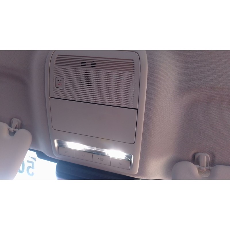 Recambio de luz interior para mazda 3 sedán 2.5 e-skyactiv-g referencia OEM IAM   