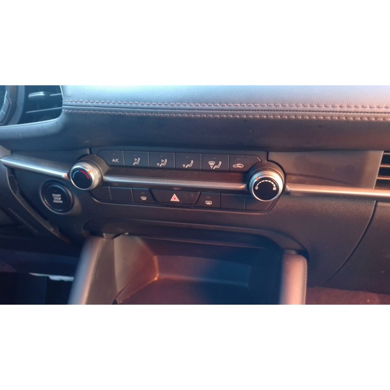 Recambio de mando climatizador para mazda 3 sedán 2.5 e-skyactiv-g referencia OEM IAM   