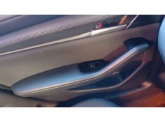 Recambio de mando elevalunas trasero izquierdo para mazda 3 sedán 2.5 e-skyactiv-g referencia OEM IAM   