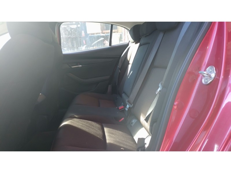 mazda 3 sedán del año 2025