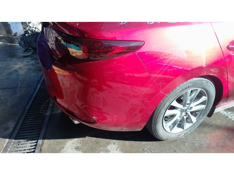 Recambio de paragolpes trasero para mazda 3 sedán 2.5 e-skyactiv-g referencia OEM IAM   