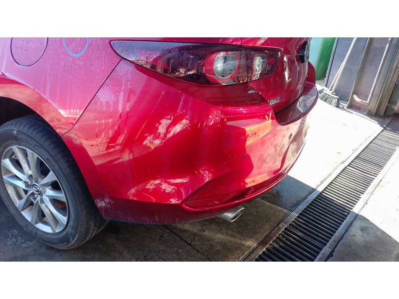 Recambio de paragolpes trasero para mazda 3 sedán 2.5 e-skyactiv-g referencia OEM IAM   