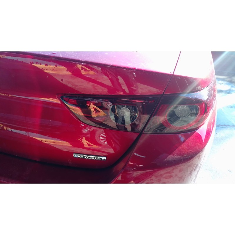 Recambio de piloto trasero derecho interior para mazda 3 sedán 2.5 e-skyactiv-g referencia OEM IAM   