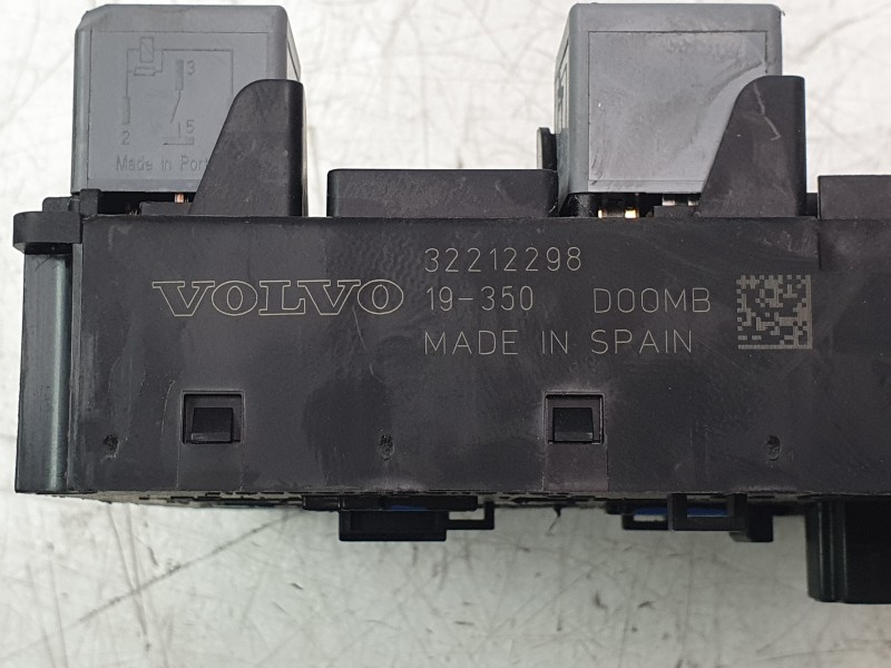 Recambio de caja reles / fusibles para volvo s60 iii (224) t5 referencia OEM IAM 32212298  