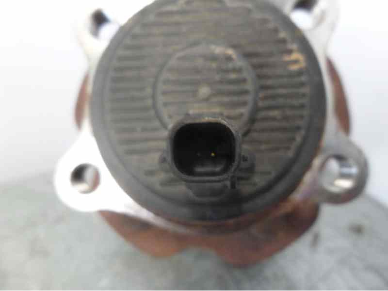 Recambio de buje para toyota avensis (t27) 2.0 d-4d cat referencia OEM IAM   