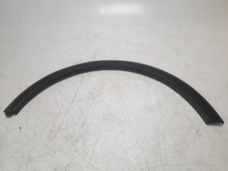 Recambio de aletin trasero derecho para mg zs suv (azs1) 1.5 vti referencia OEM IAM 654572627  