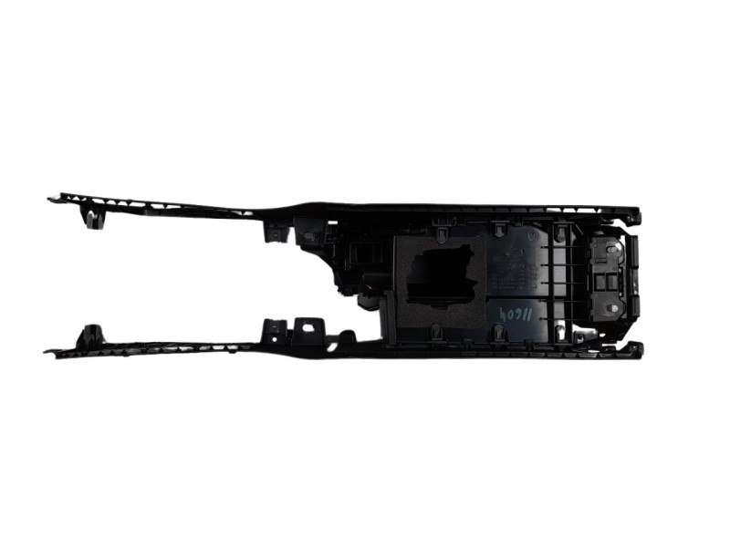 Recambio de apoyabrazos central para lexus xe2 is300h referencia OEM IAM 5892053031C3  