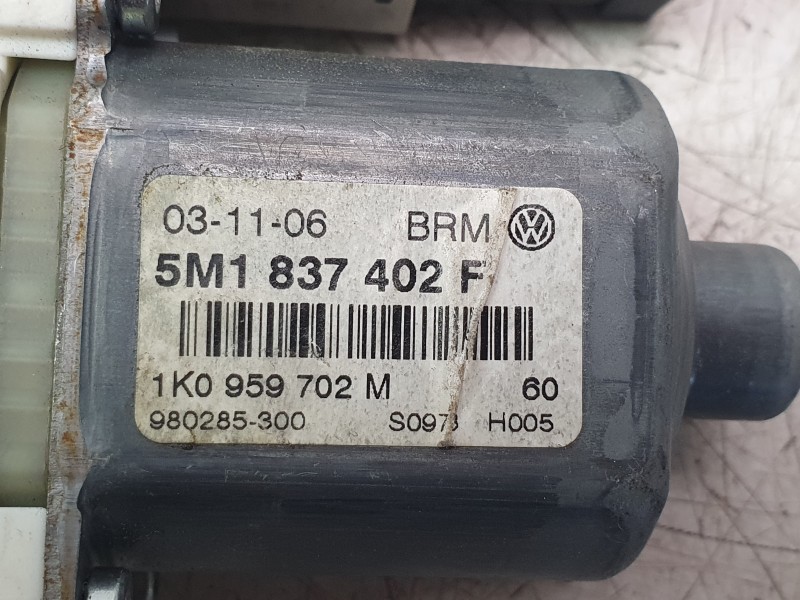 Recambio de motor elevalunas delantero derecho para volkswagen golf plus (5m1) highline referencia OEM IAM 5M1837402F 106234215 