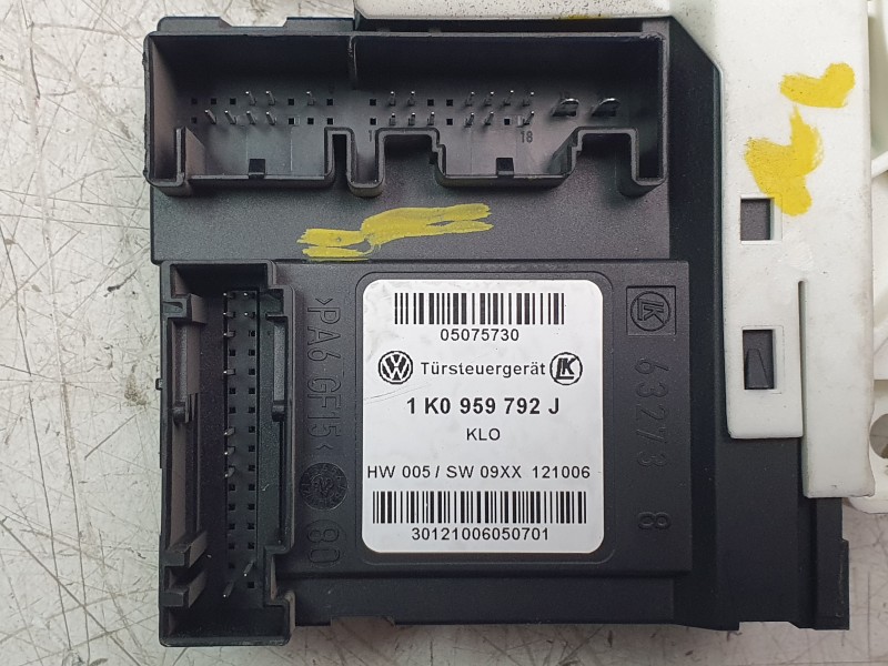 Recambio de motor elevalunas delantero derecho para volkswagen golf plus (5m1) highline referencia OEM IAM 5M1837402F 106234215 