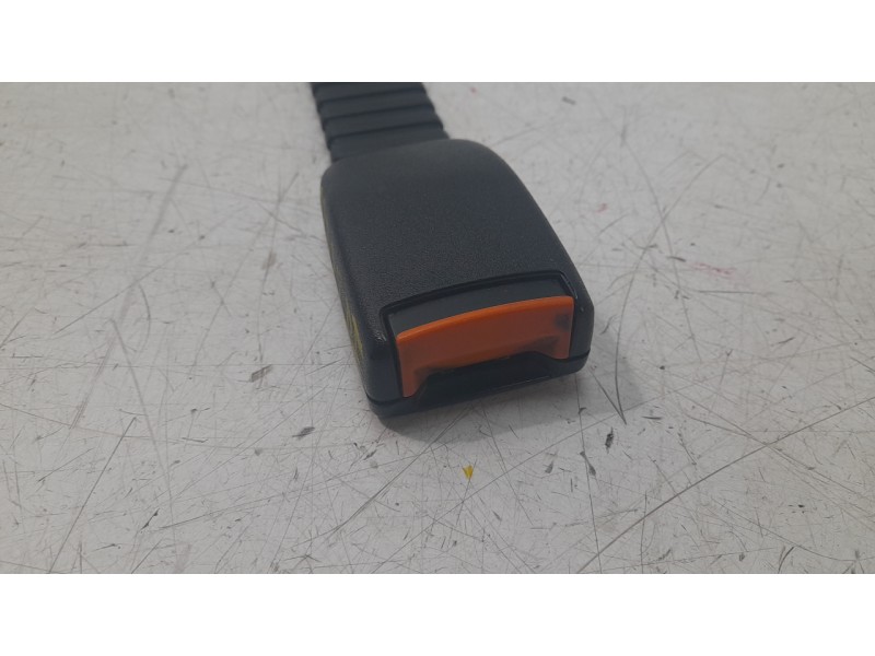 Recambio de enganche cinturon delantero izquierdo para suzuki vitara cabrio (et, ta) 1.6 (se 416) referencia OEM IAM 84950A60A20