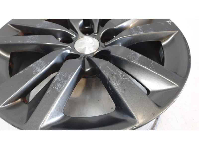 Recambio de llanta para peugeot 308 ii (lb_, lp_, lw_, lh_, l3_) 1.6 hdi 100 referencia OEM IAM 9677989577  