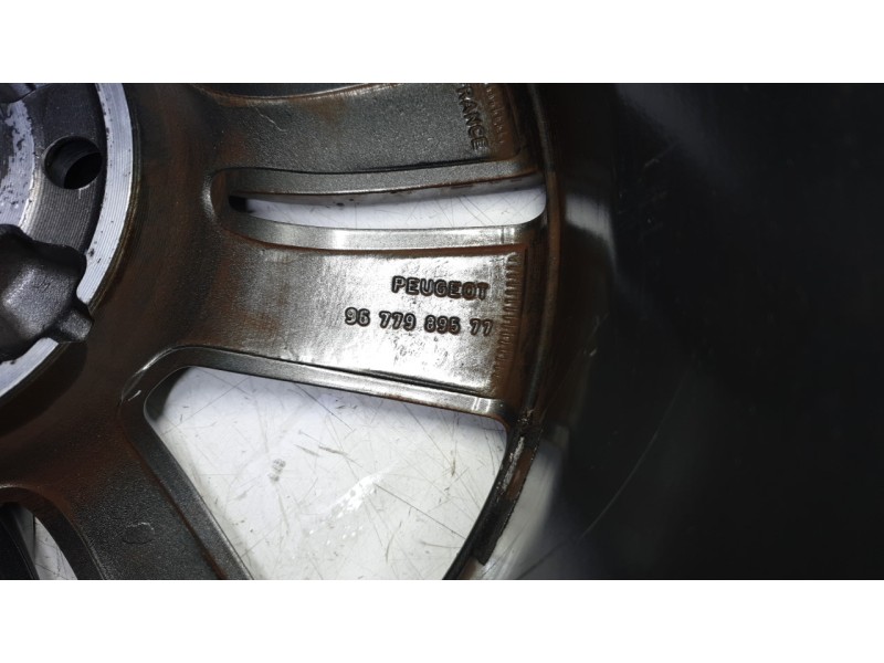 Recambio de llanta para peugeot 308 ii (lb_, lp_, lw_, lh_, l3_) 1.6 hdi 100 referencia OEM IAM 9677989577  